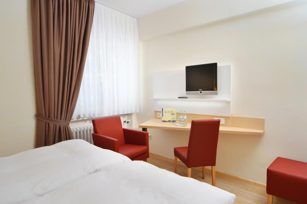 Hotel Ludwig Superior Cologne Room photo