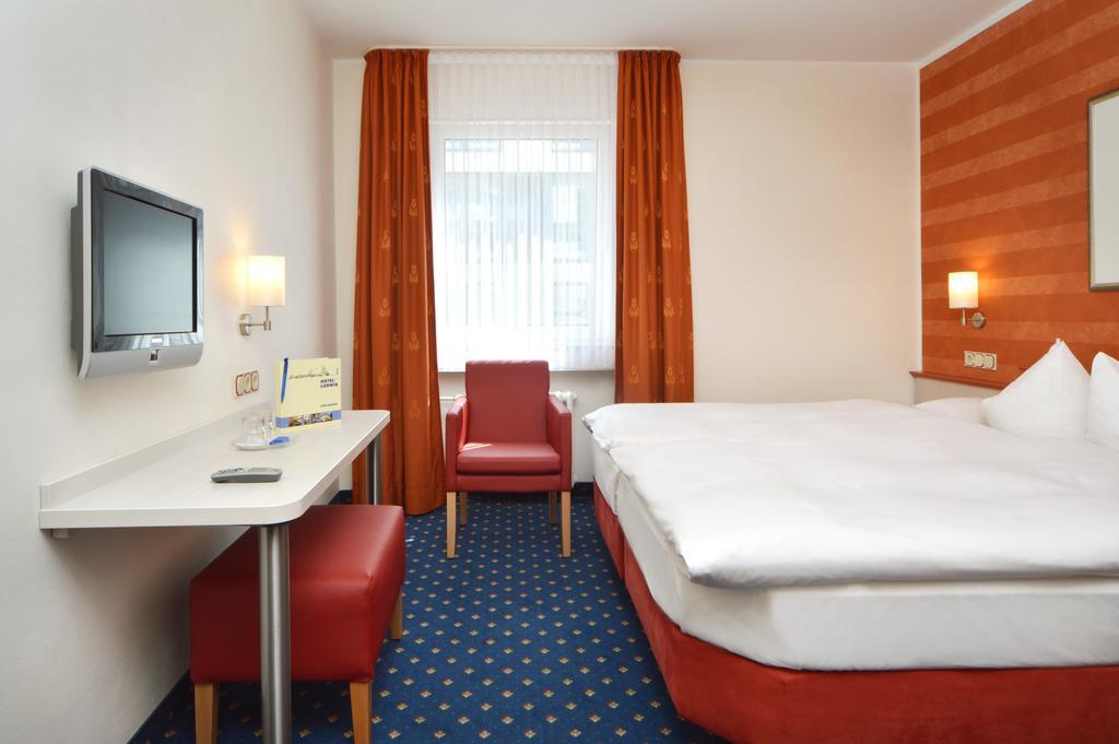 Hotel Ludwig Superior Cologne Room photo