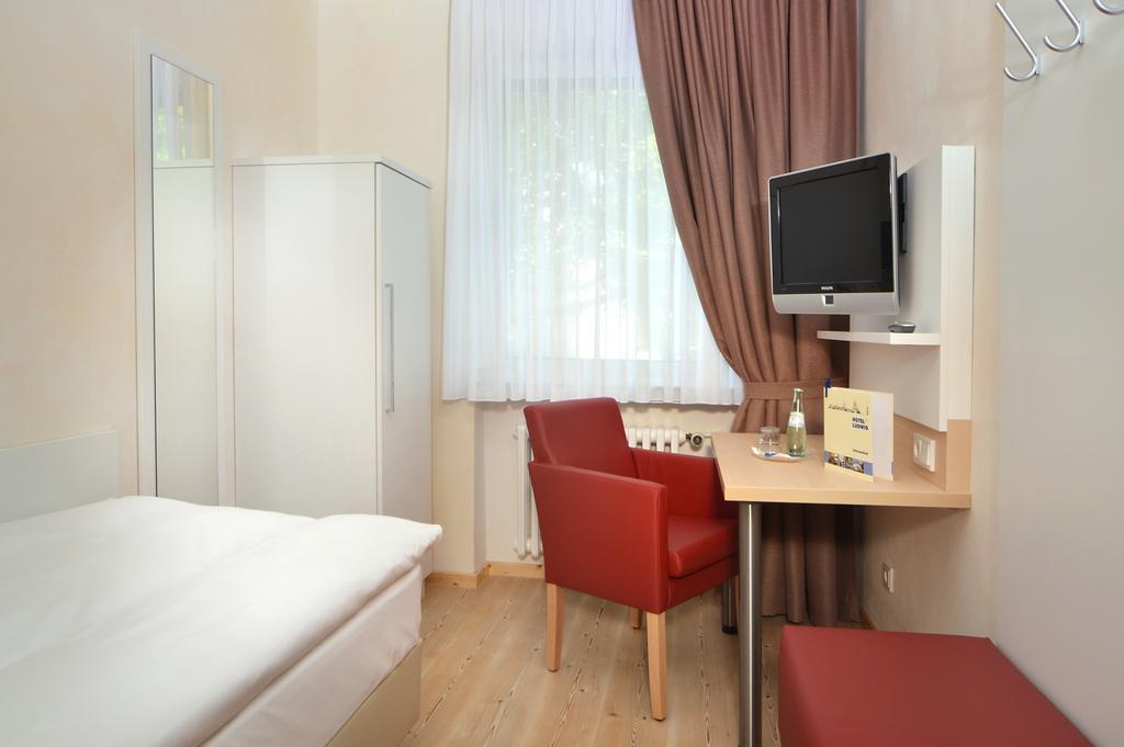 Hotel Ludwig Superior Cologne Room photo